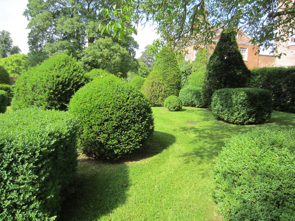 benchmark day garden design 3