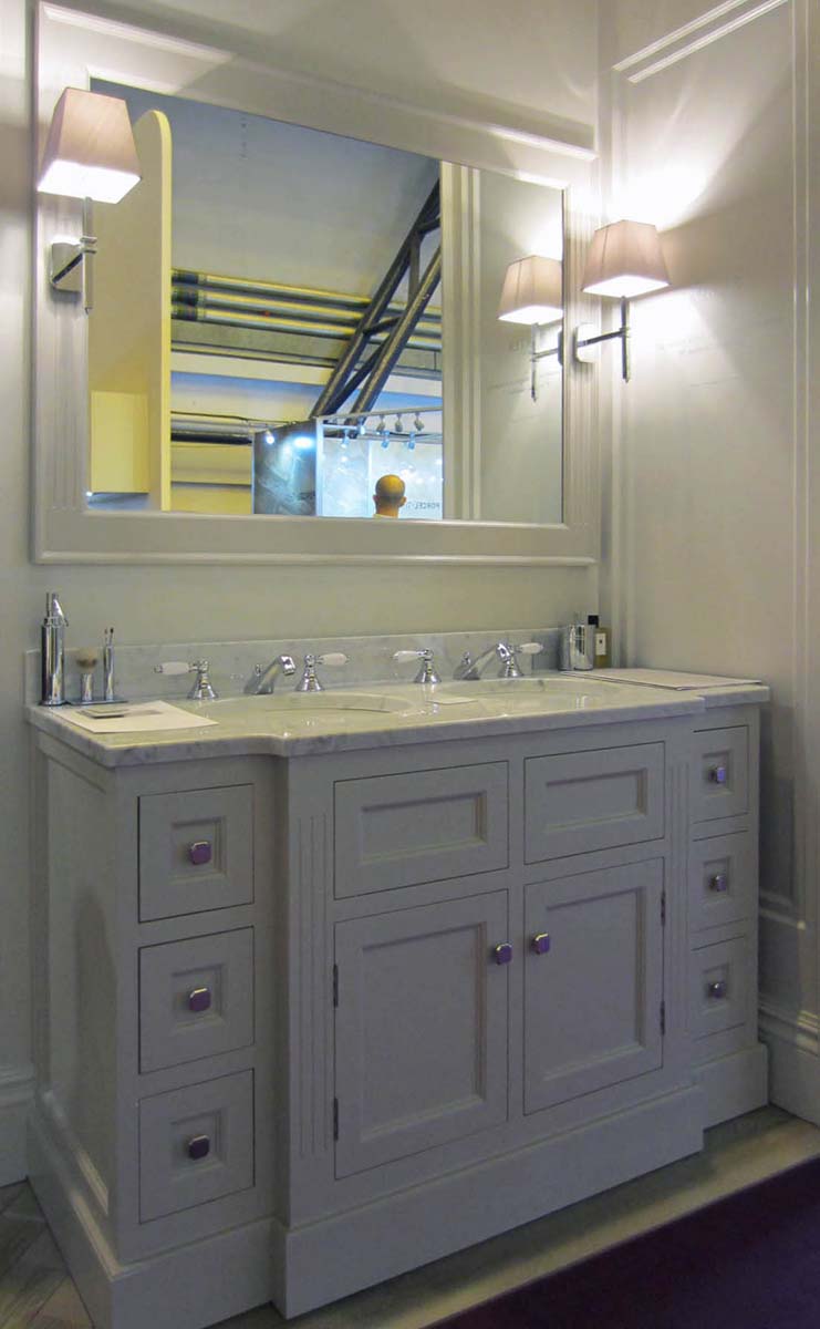 100% Design London Classical Traditional Vanity Cabinet 1
